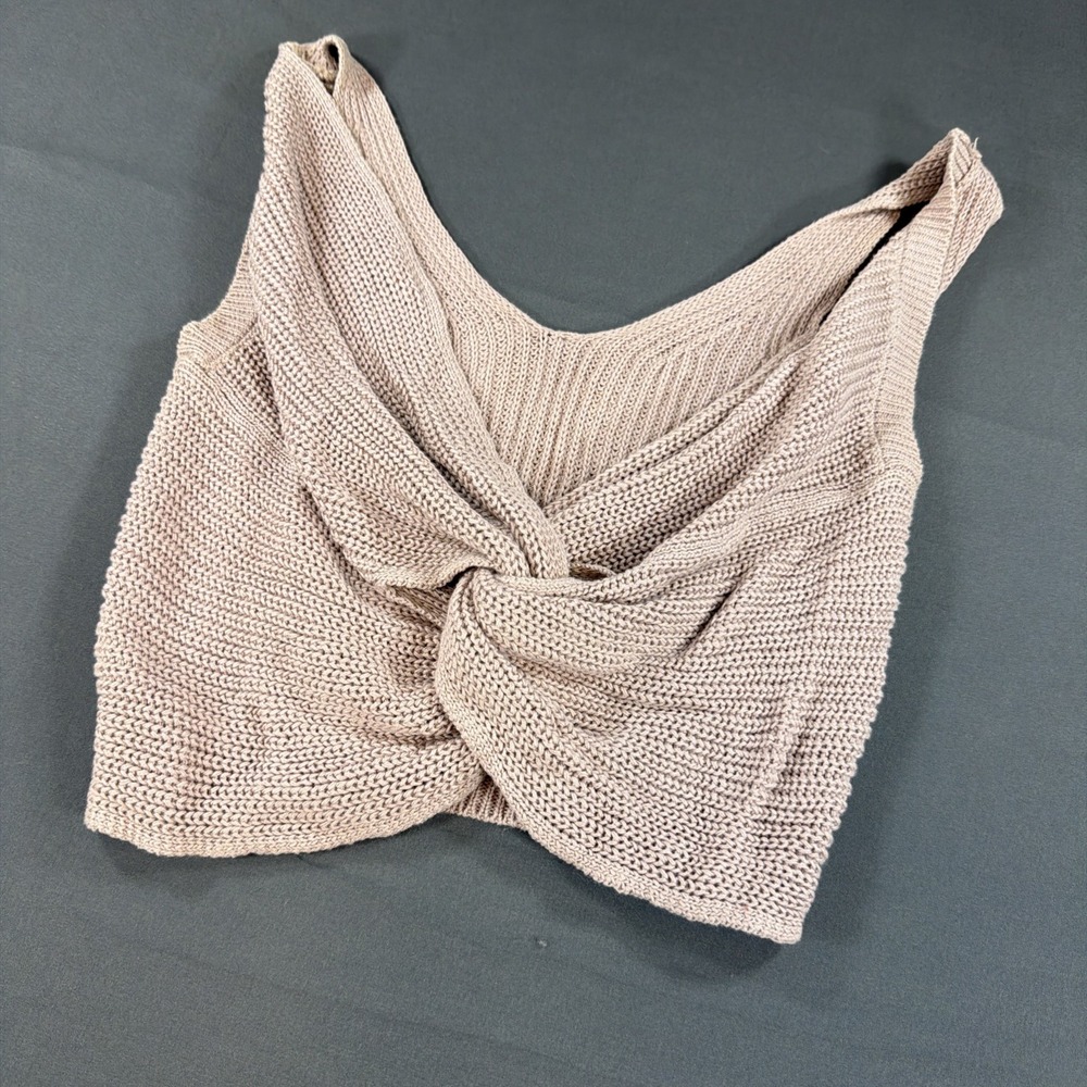 pale pink knit cropped tank top featuring a stylish front twist knot detail XS